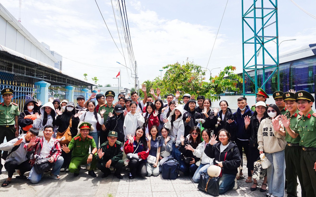 Gần 160 thí sinh ở xã đảo An Giang vượt biển đi th