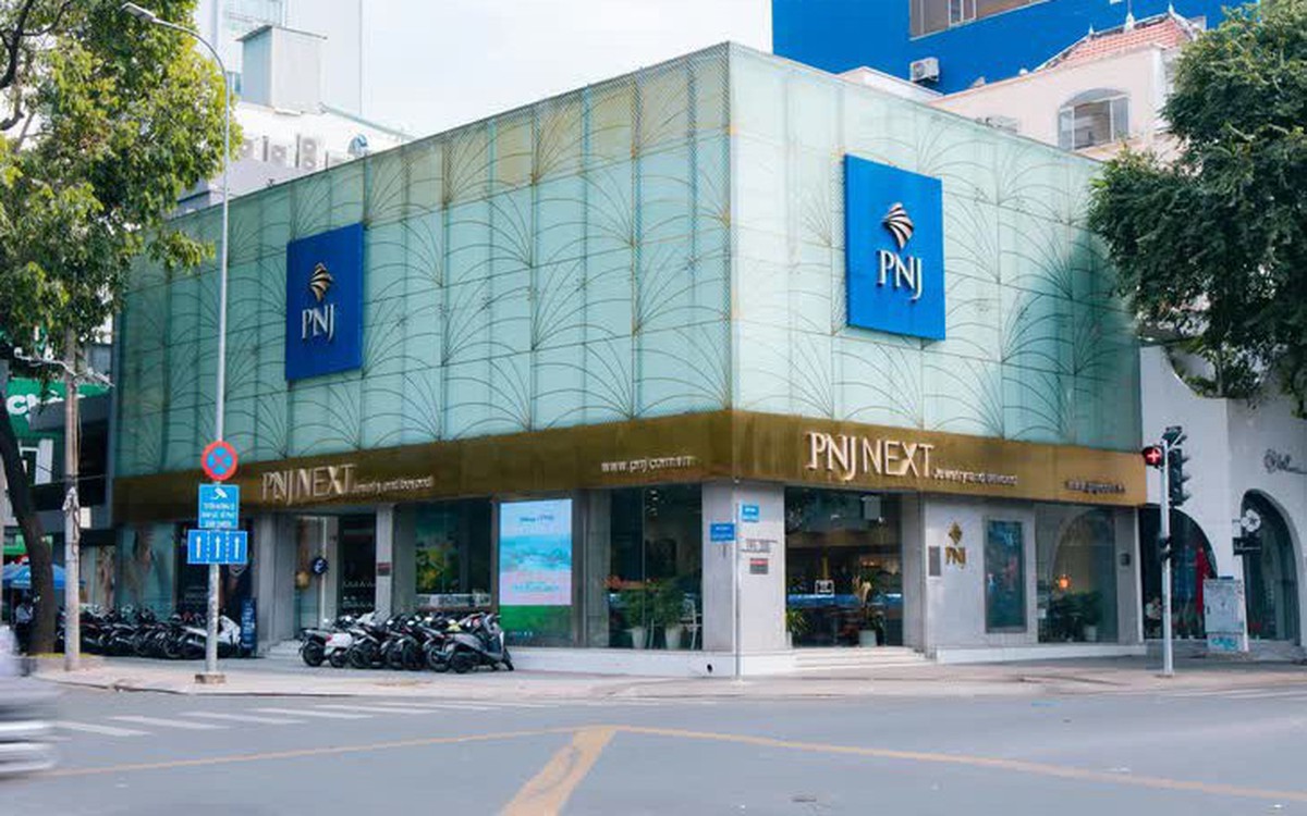 Cổ phiếu PNJ tiếp tục giảm, 'bốc hơi' hơn 26% giá trị sau biến cố