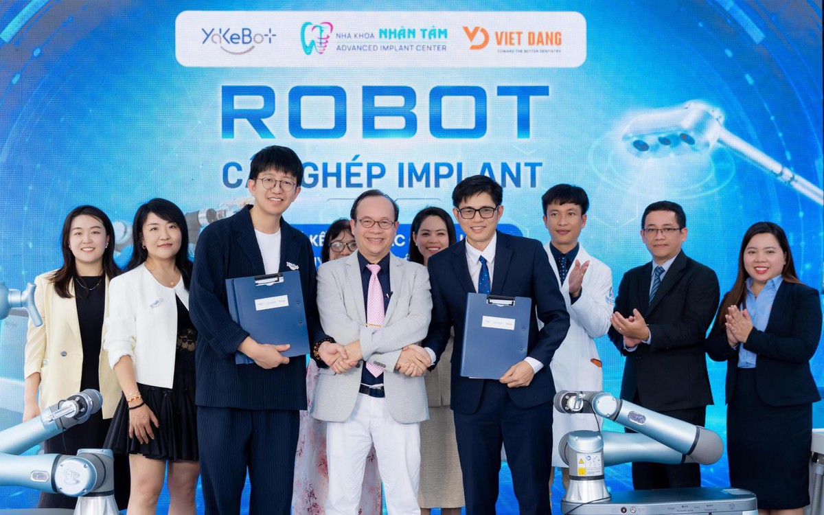 Nha khoa Nhân Tâm ứng dụng robot trong cấy ghép implant