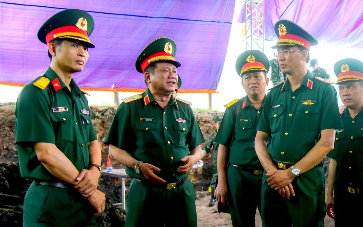 Trưởng Ban Chỉ đạo 515 Quân khu 7 khảo sát tại công viên Lê Thị Riêng, yêu cầu chăm lo tốt chiến sĩ làm nhiệm vụ