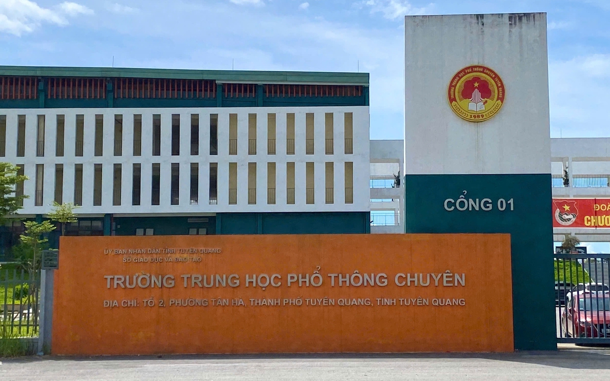 Vụ 147 điểm 10 toán: Khởi tố Hiệu trưởng Trường THPT chuyên Tuyên Quang và 6 người khác