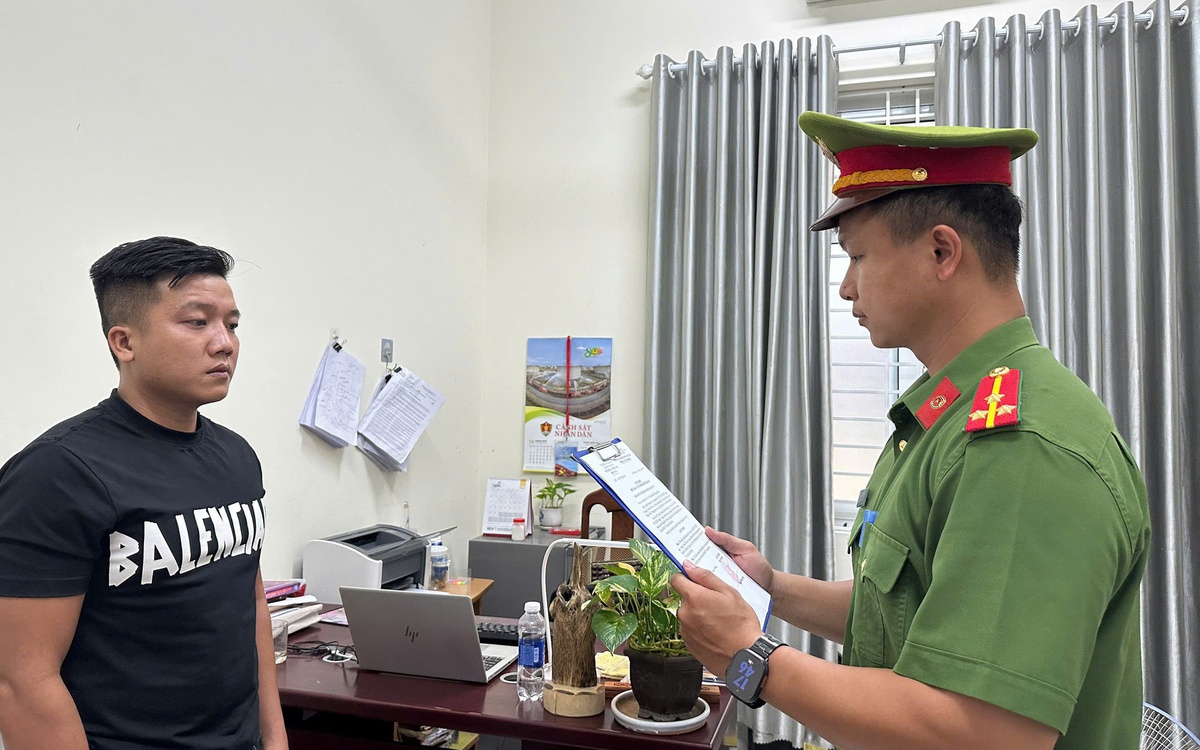 Đánh người, đe dọa, khóa cửa nhà đòi tiền đặt cọc đất, 2 người bị khởi tố