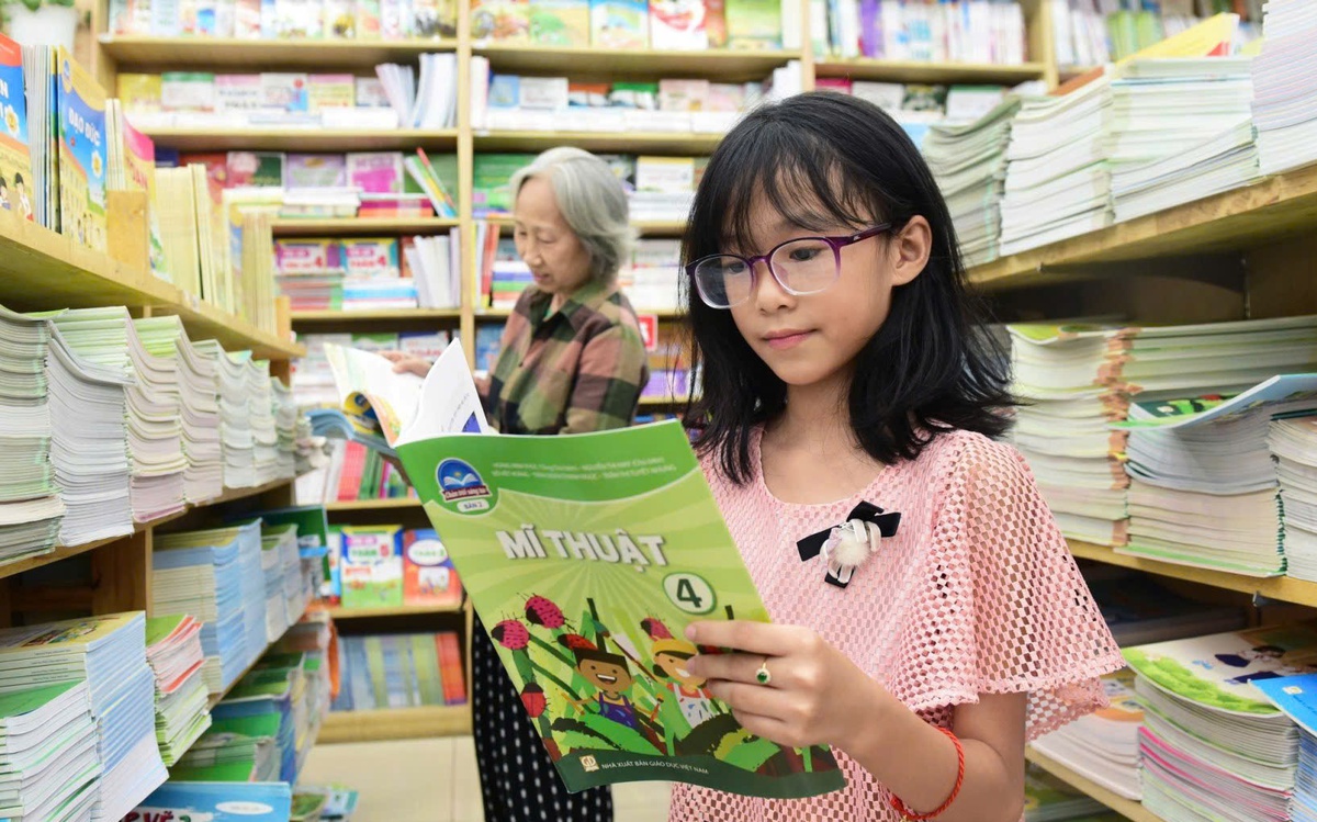 Mới nhất: TP.HCM đề xuất cho tất cả học sinh sử dụng sách giáo khoa miễn phí