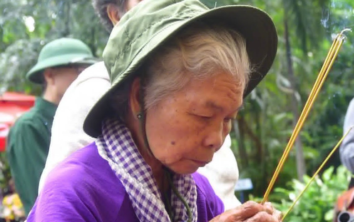 Chứng nhận bà Nguyễn Thị Lệ là vợ liệt sĩ Huỳnh Văn Quên từ sự công nhận của họ tộc nhà chồng