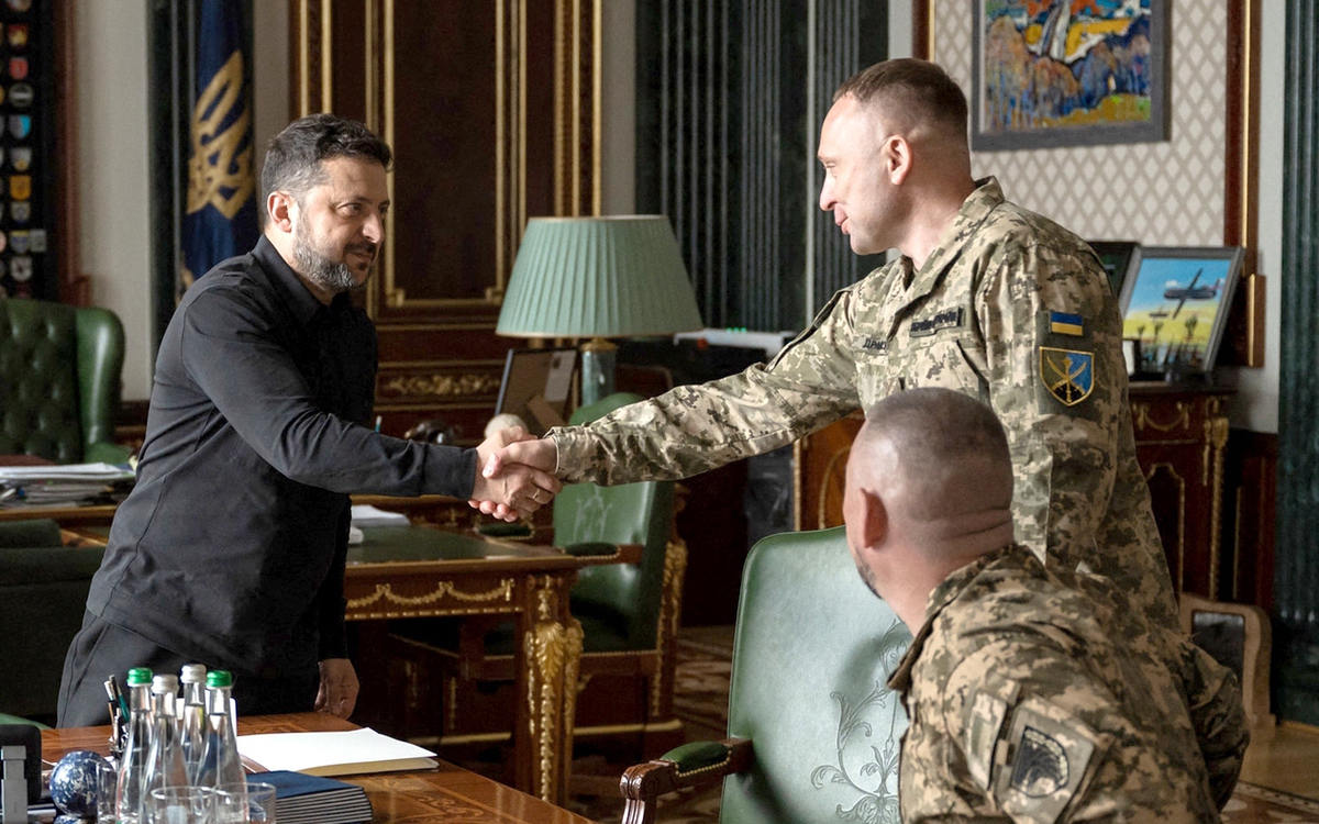 Ông Zelensky sẽ làm gì để xoa dịu khủng hoảng chính trị trong nước?