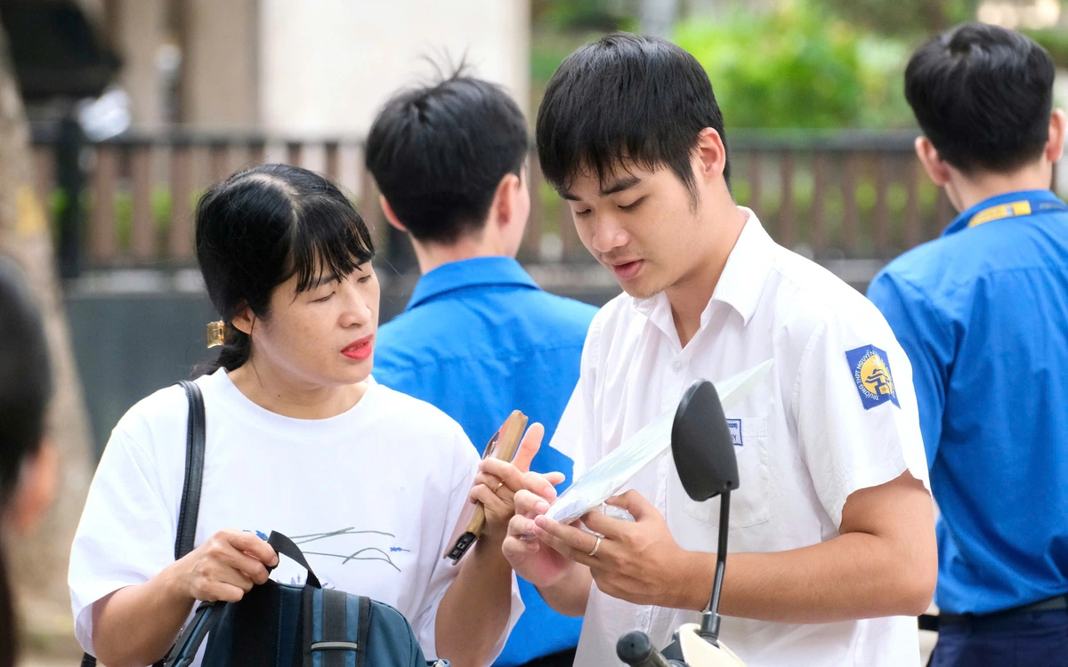 Bộ GD-ĐT đề xuất cấm hội cha mẹ học sinh thu hộ, sửa trường bằng tiền phụ huynh