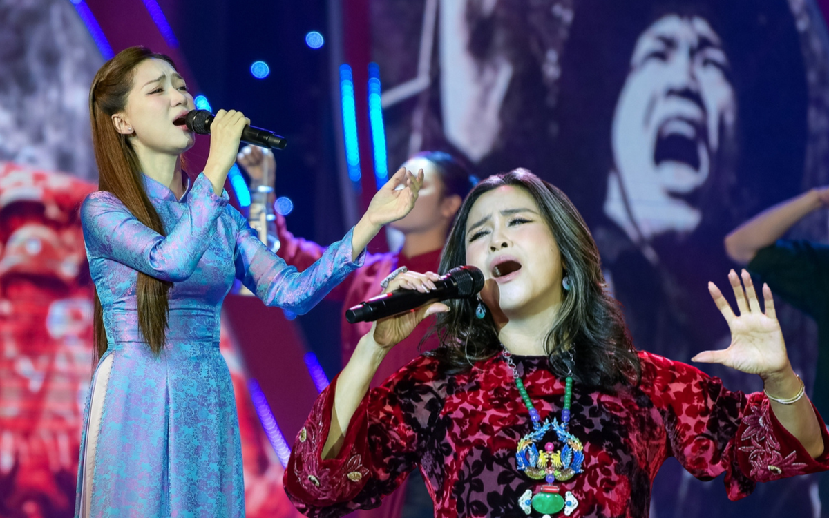 Thanh Lam hát Màu hoa đỏ, Hòa Minzy hát Nỗi đau giữa hòa bình tưởng nhớ Một thời hoa lửa