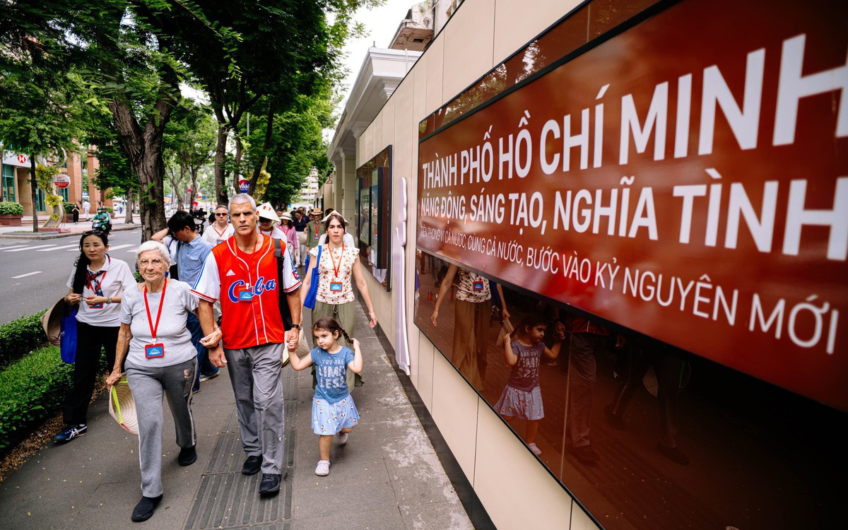 Nhiều tổng lãnh sự cùng rảo bước khắp trung tâm TP.HCM