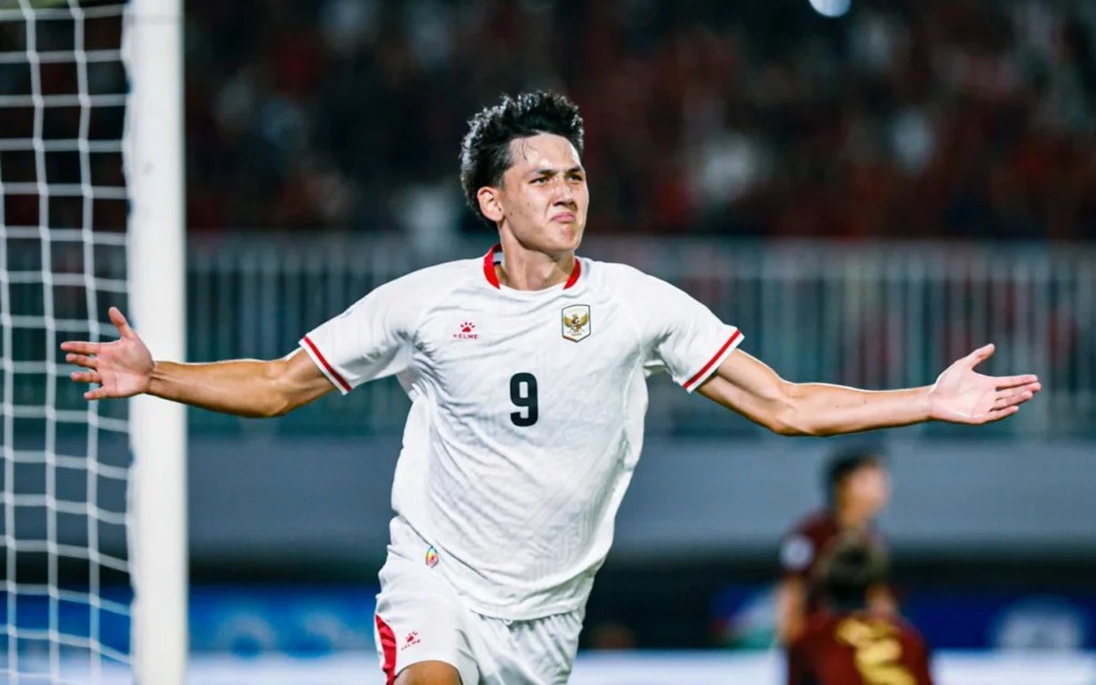 Báo Indonesia khoe 'có nguồn tin' nói 'ông Kim Sang Sik sợ tiền đạo 1m96 của chúng ta'