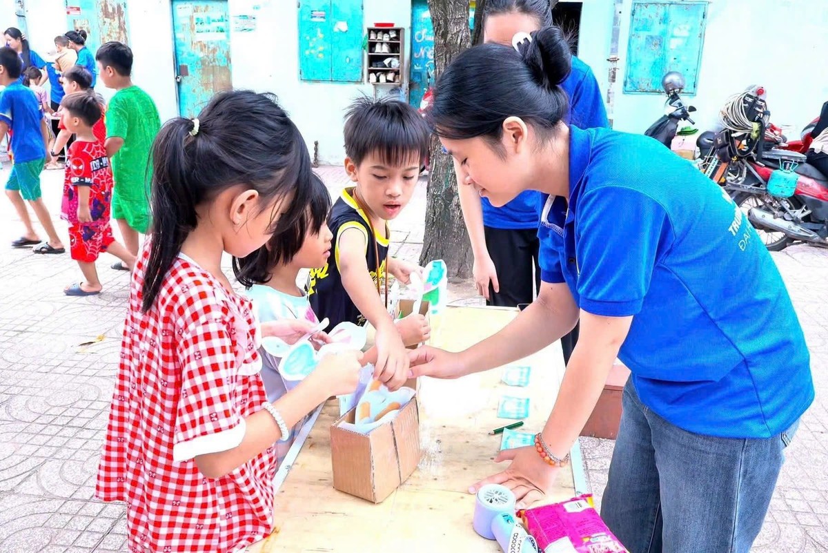 Tổ chức nhiều hoạt động vui chơi cho con của công nhân tại các khu trọ
