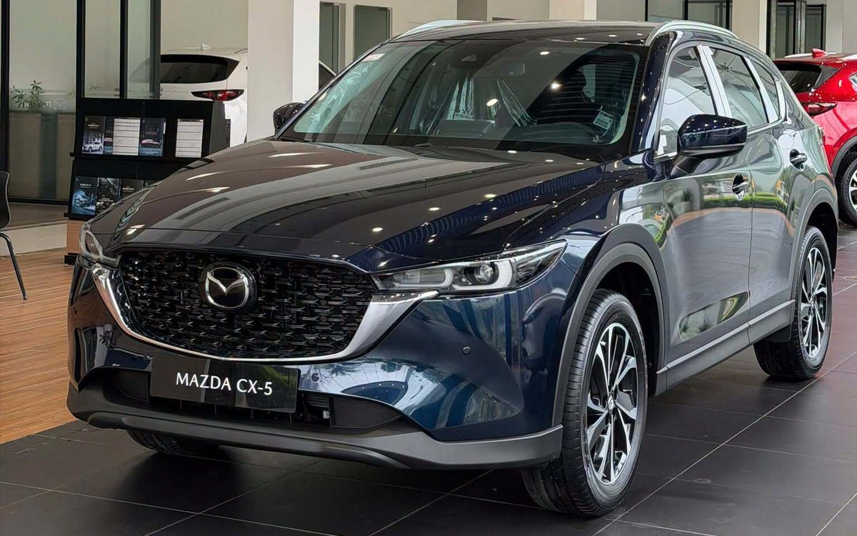 Tin tức giá xe: Hàng loạt SUV phá giá phân khúc, Mazda CX-5 chỉ còn 666 triệu đồng