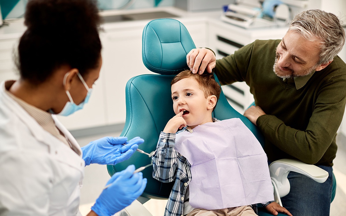 Nghiên cứu mới: Dung dịch bôi vài giây giúp chặn sâu răng ở trẻ