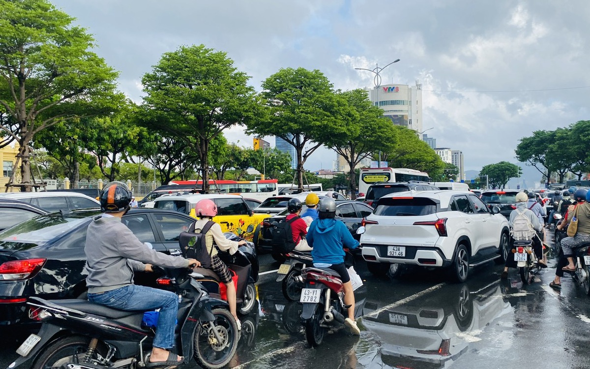 Thêm 19.000 ô tô, Đà Nẵng lo gia nhập 'câu lạc bộ kẹt xe'