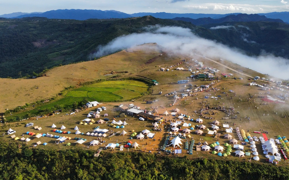 Trekking xuyên rừng - sản phẩm du lịch mới ở thảo nguyên Bùi Hui
