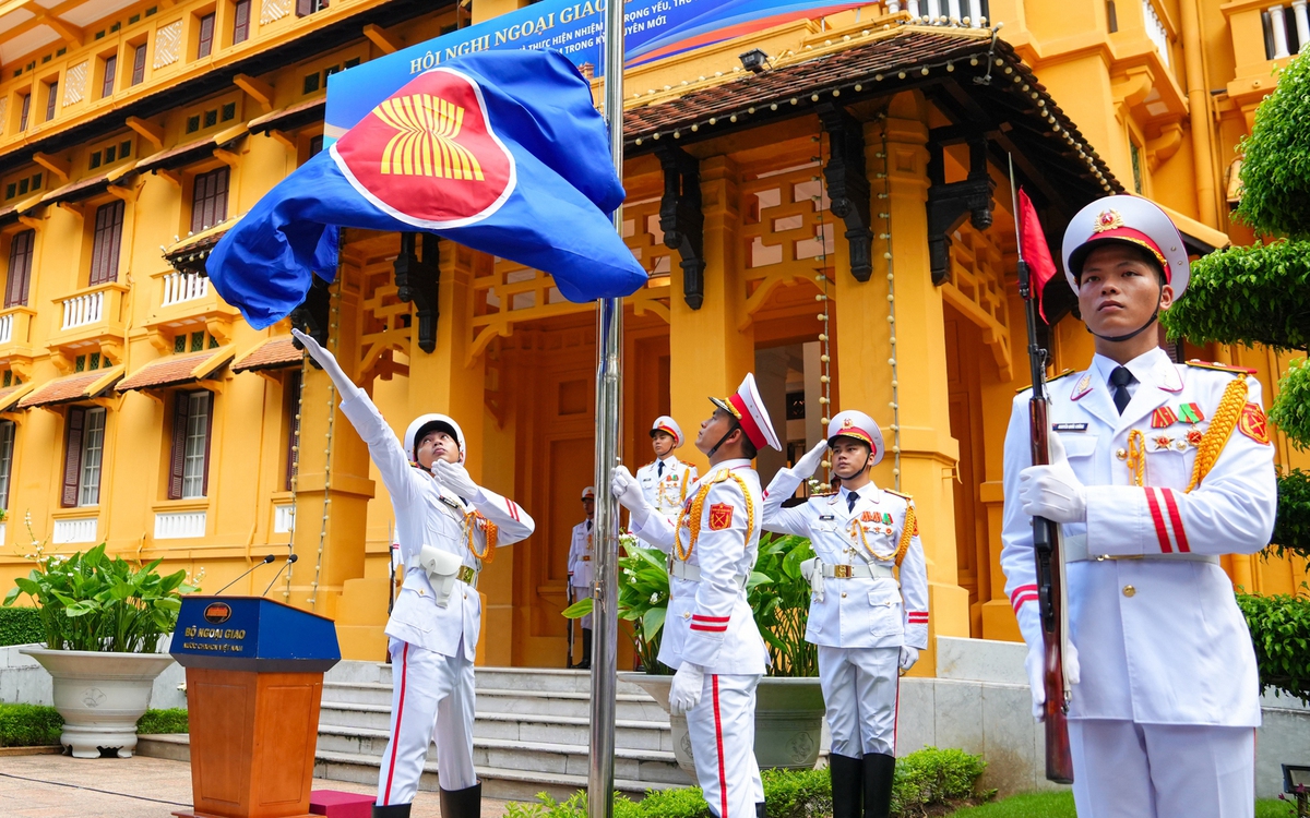 Bộ trưởng Lê Hoài Trung nêu 3 yếu tố then chốt tại Lễ thượng cờ ASEAN