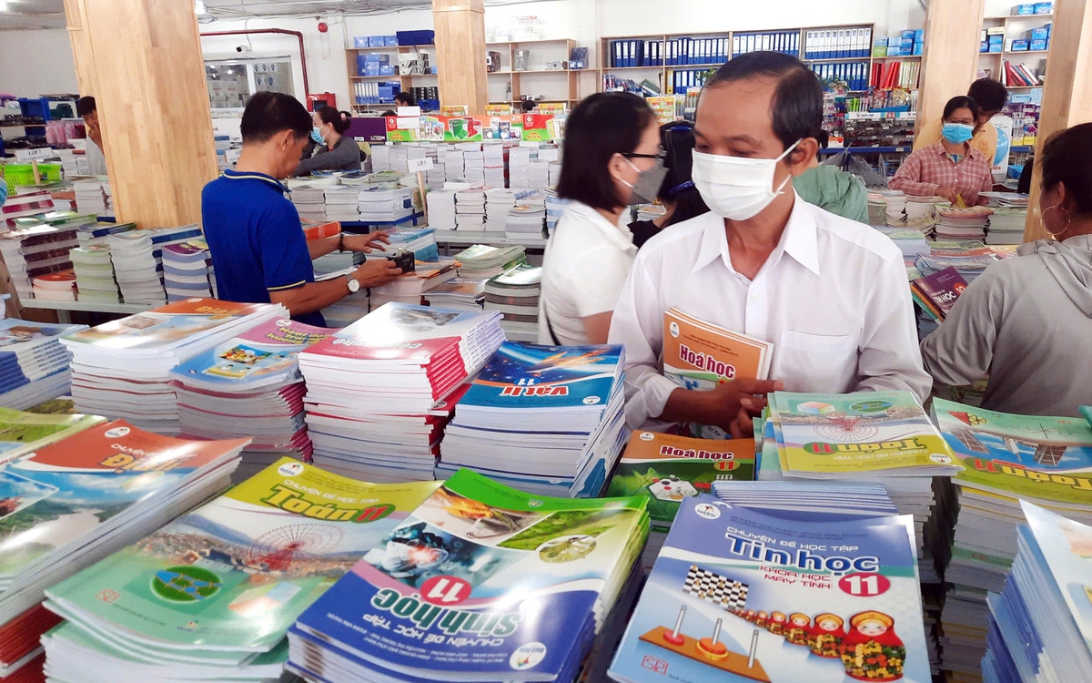 Chủ tịch TP.HCM Nguyễn Văn Được: Bắt đầu từ năm học 2026-2027 sẽ miễn phí sách giáo khoa