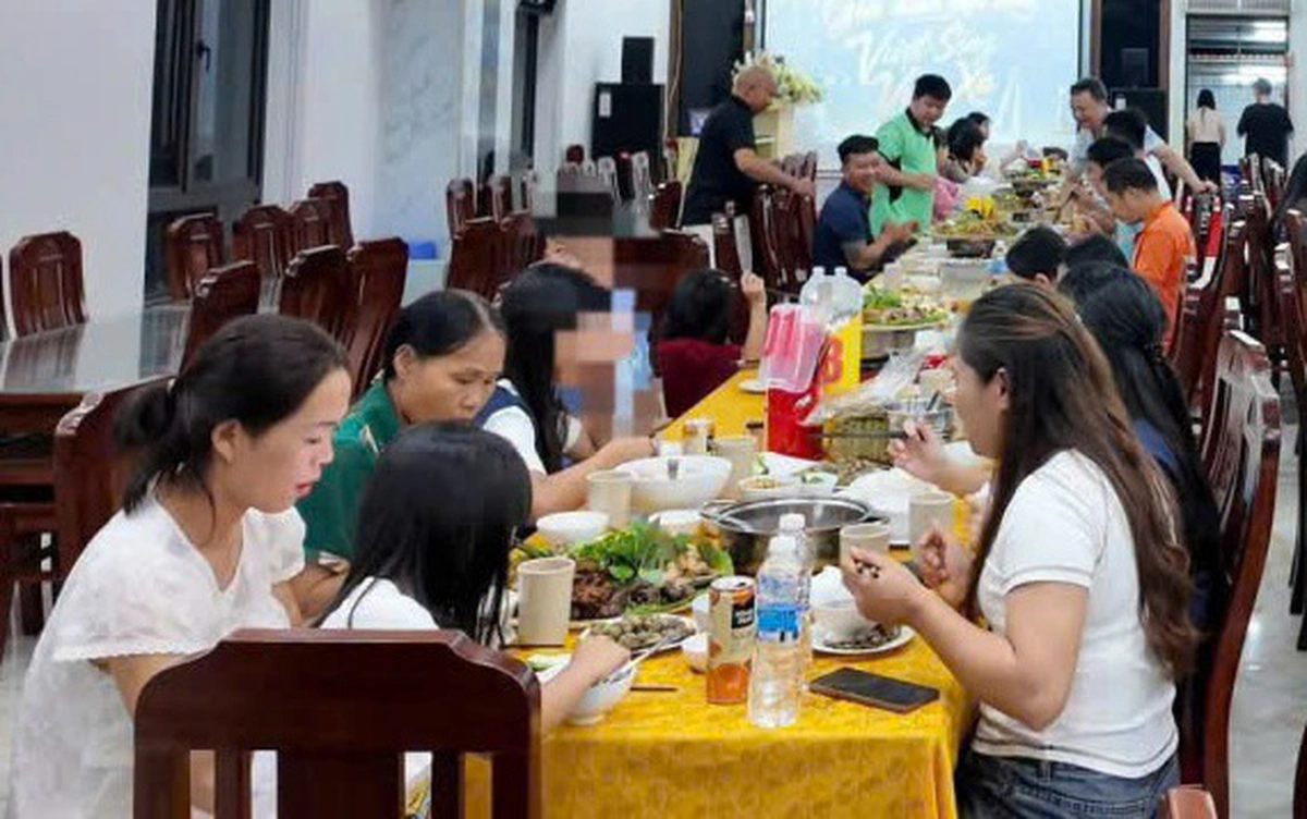 Khách không về được đất liền do bão số 1, chủ khách sạn mổ lợn chiêu đãi