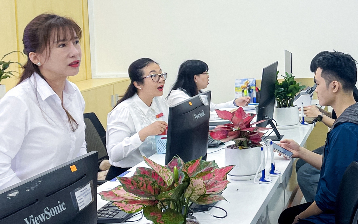 TP.HCM: Ưu tiên người cao tuổi làm thủ tục hành chính, không để người dân đi lại nhiều lần
