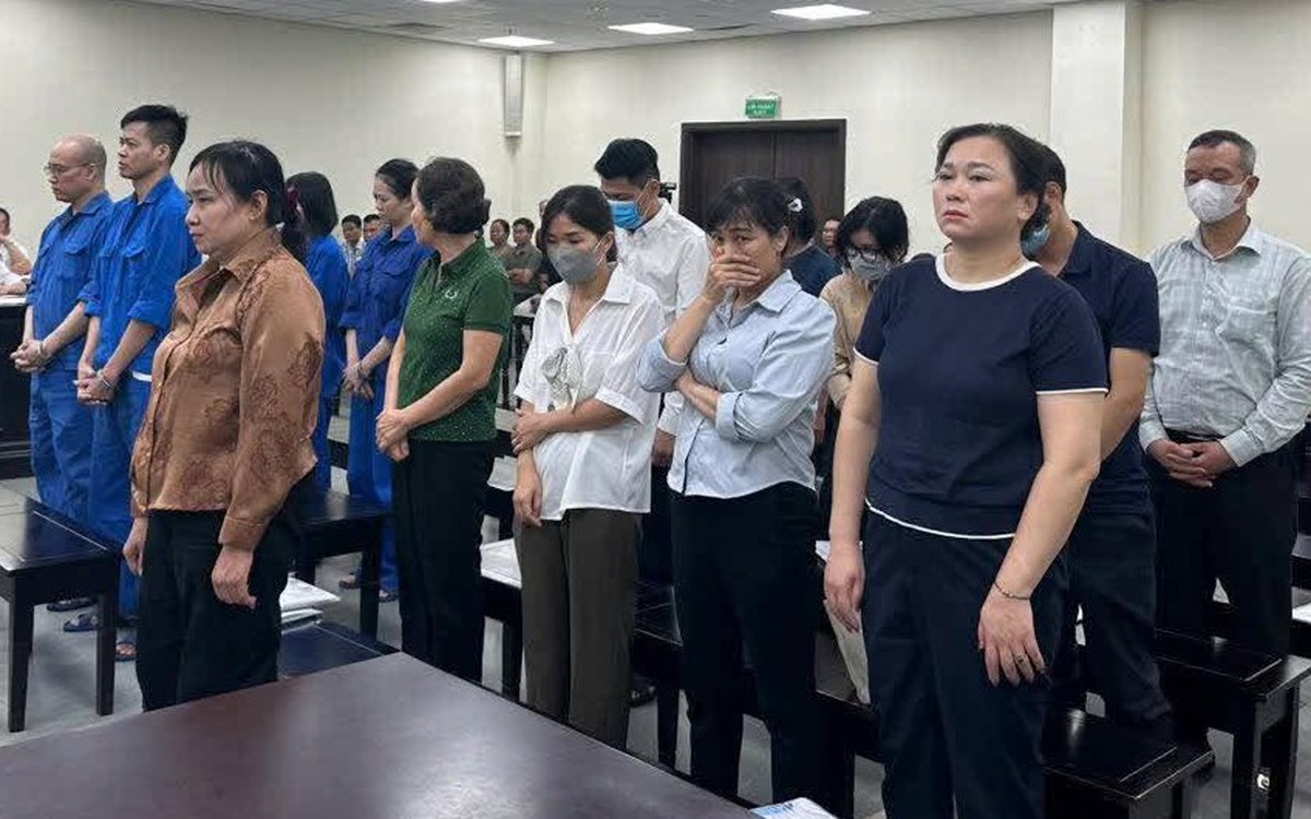 Hé lộ thị trường ngầm 'chạy' giấy phép của 686 phòng khám, nhà thuốc ở Hà Nội