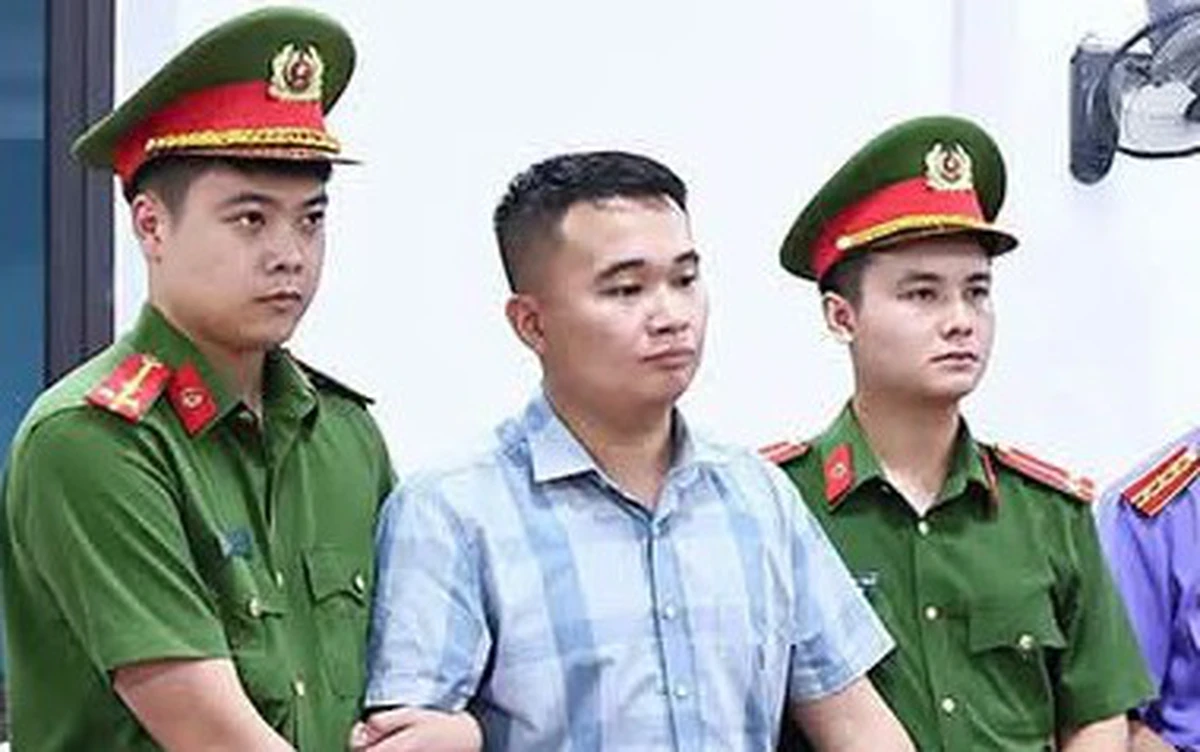 Vụ điểm 10 toán ở Tuyên Quang: Ai chỉ đạo giáo viên Nguyễn Hà Duy vào phòng chỉ bài thí sinh?