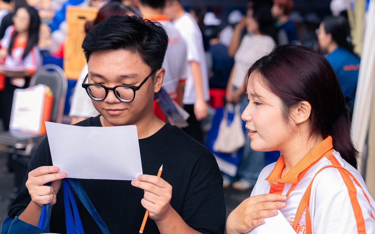 Điểm sàn Trường đại học Tài nguyên và Môi trường TP.HCM và HUFLIT năm 2026 từ 15-21