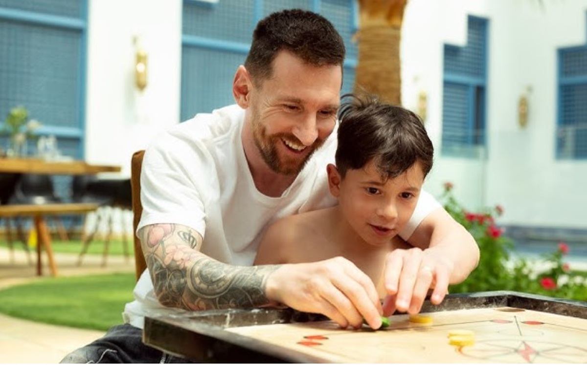 Video đang gây phấn khích: Messi trả lời 'ba hết tiền rồi'