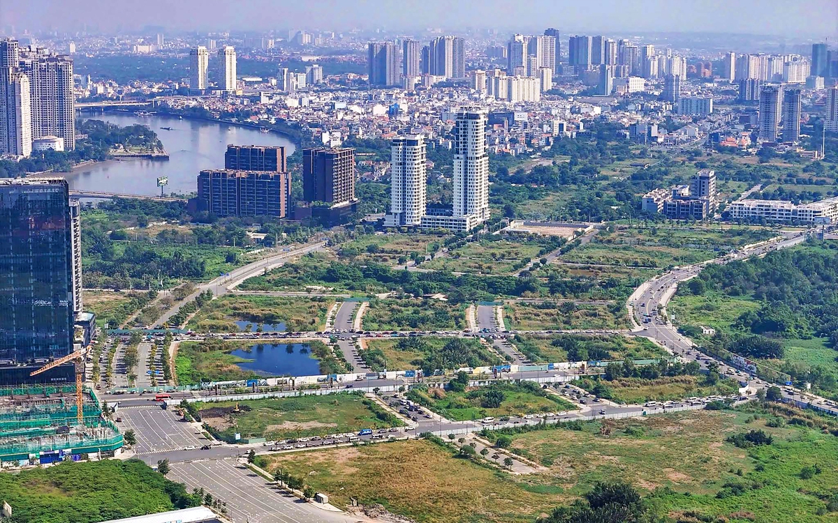 Doanh nghiệp bất động sản nắm hơn 8 tỷ USD tiền cọc, đối mặt áp lực