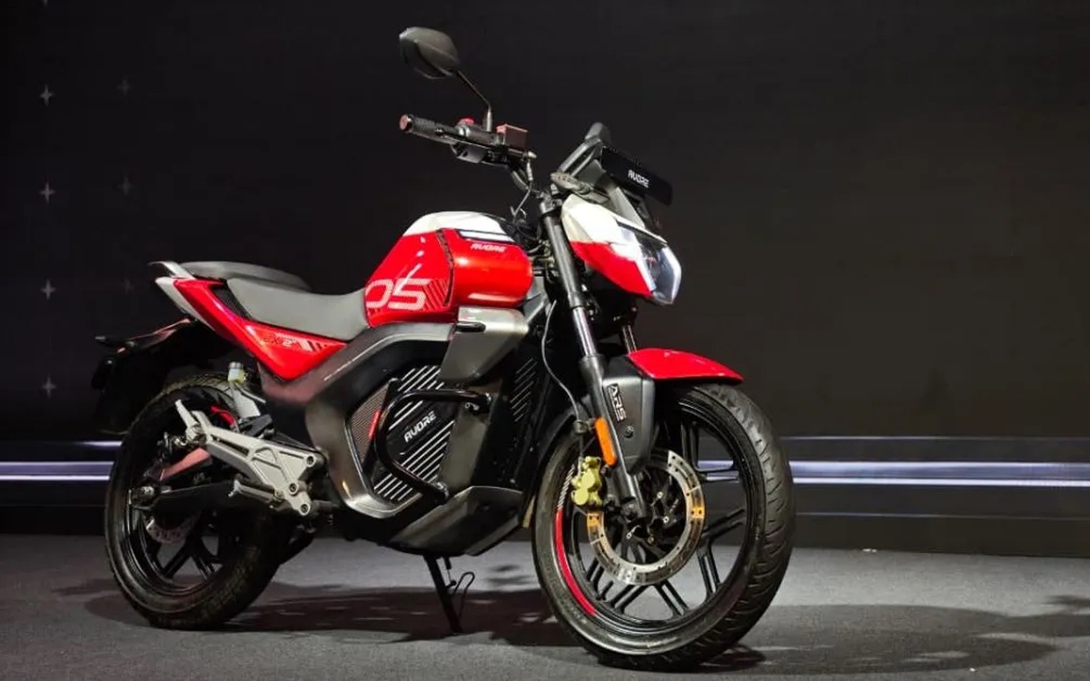 Xe máy điện nhiều công nghệ xịn như ô tô, giá chỉ ngang Honda Lead, đi tới 260km/sạc