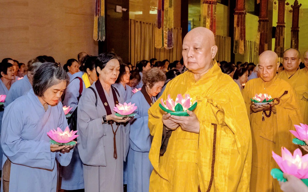 Đại lễ Vu lan 2026: Khuyến khích các chùa thắp nến tri ân anh hùng liệt sĩ