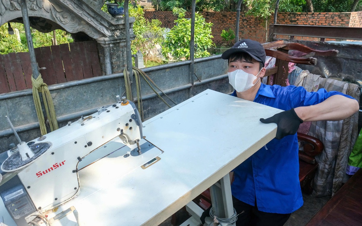 Thanh niên giúp dân chuyển nhà, nhường mặt bằng cho sân bay Gia Bình