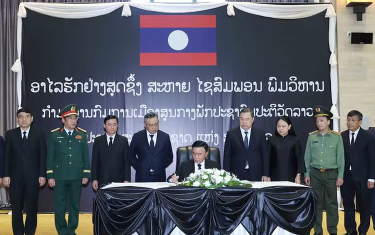 Thường trực Ban Bí thư Trần Cẩm Tú dự lễ truy điệu Chủ tịch Quốc hội Lào tại Vientiane