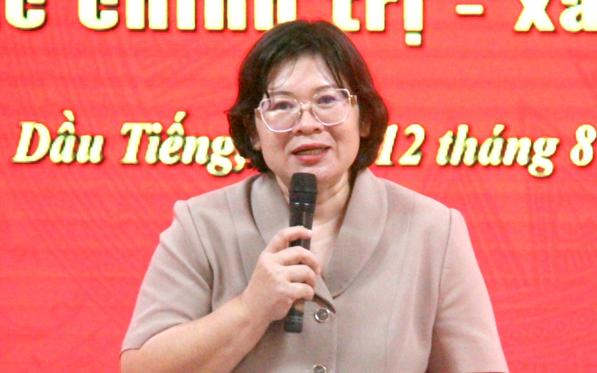 Phó bí thư Thành ủy TP.HCM Văn Thị Bạch Tuyết làm việc với Công ty Cao su Dầu Tiếng