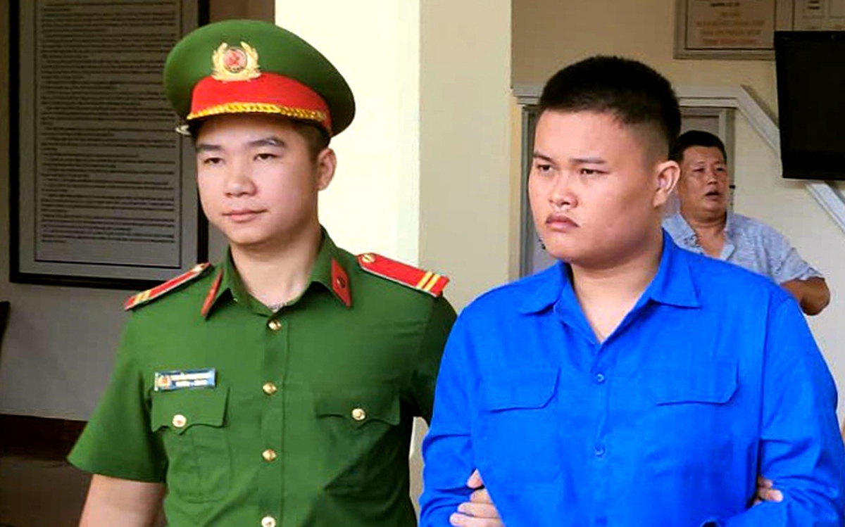 Cự cãi sau trận đá gà, nam thanh niên mang bom xăng tìm đối thủ để tấn công
