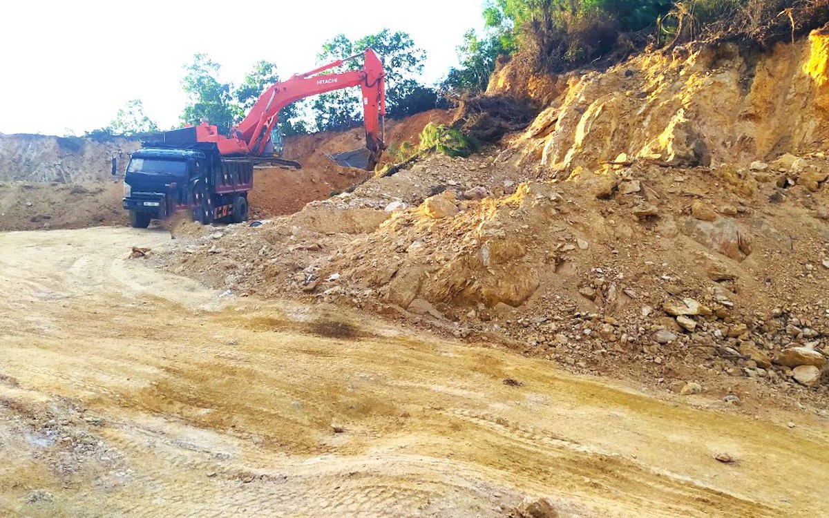 Hà Tĩnh cấp phép khai thác mỏ đá và đất san lấp trữ lượng gần 6 triệu m³