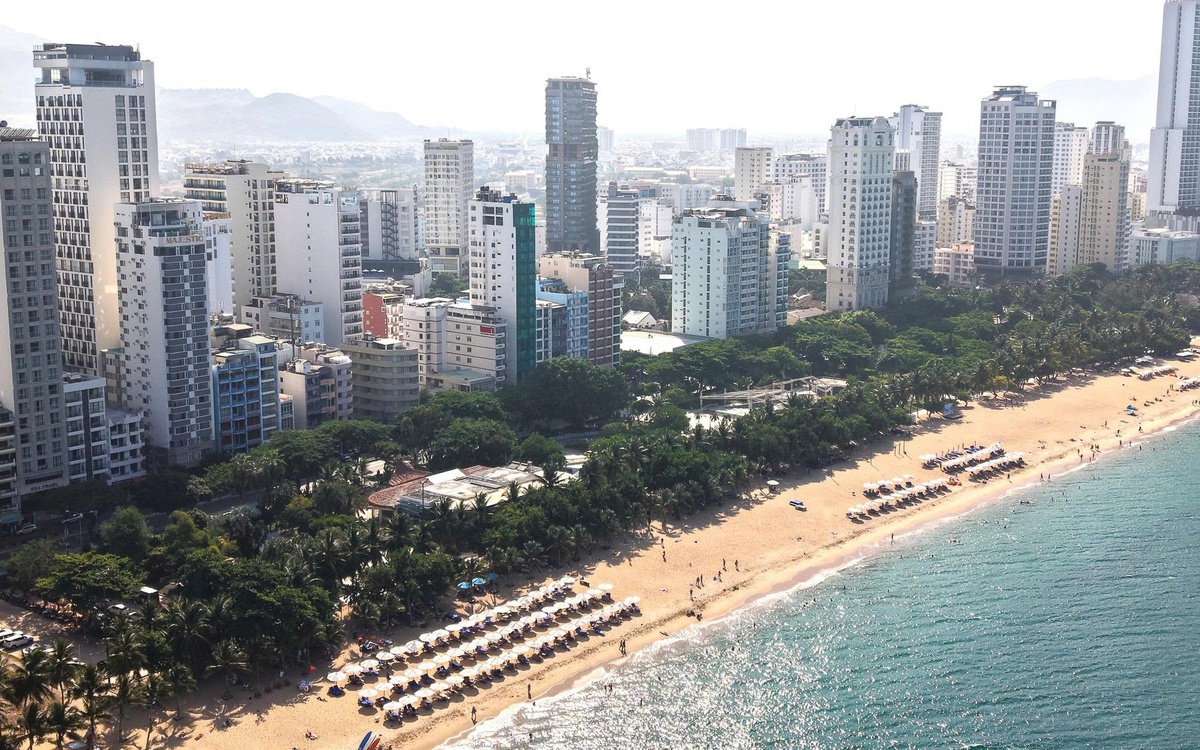 Kinh tế đêm: Quy định dịch vụ trên bãi cát Nha Trang sau 18h