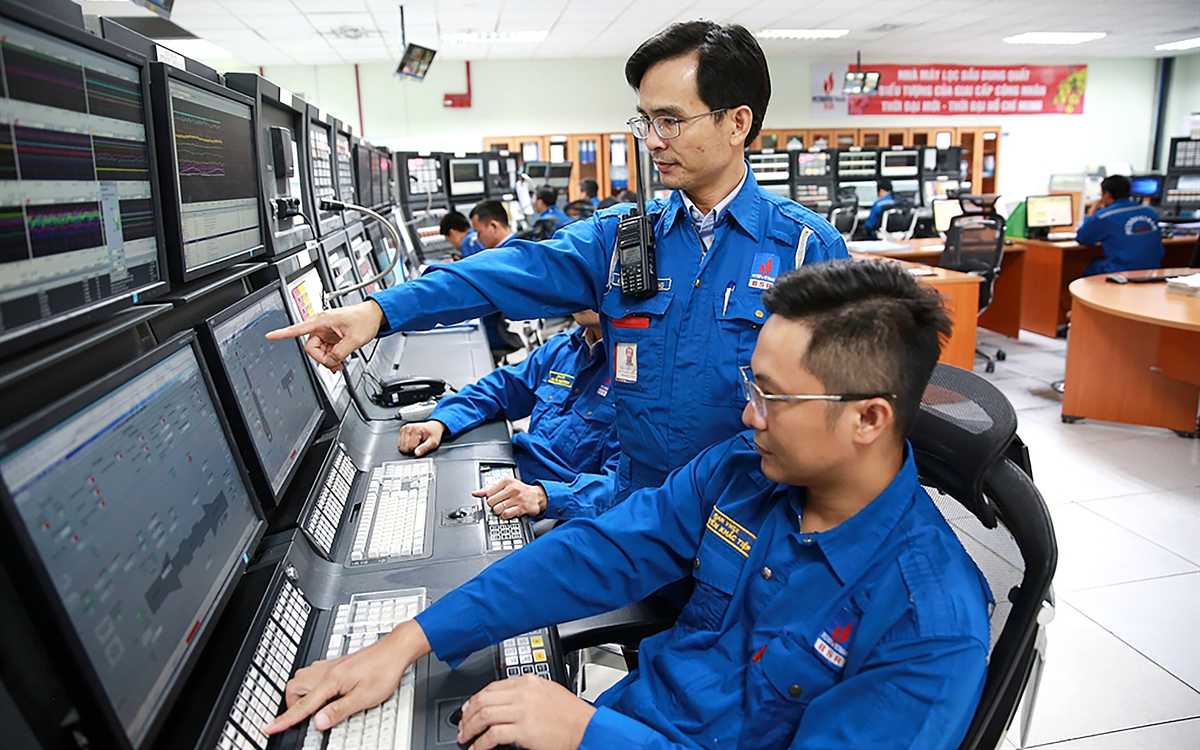 Nhà máy Lọc dầu Dung Quất đã đóng góp hơn 10 tỉ USD vào ngân sách