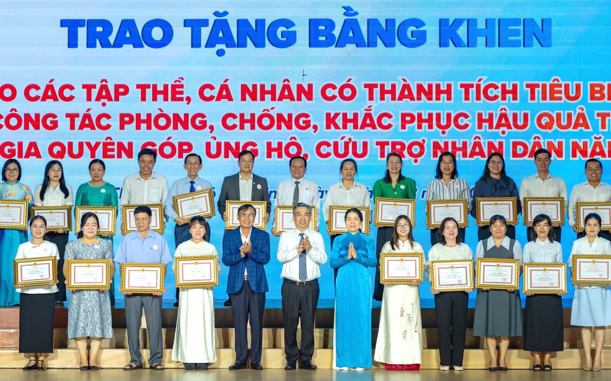 TP.HCM vinh danh những người thắp sáng tinh thần ‘vì cả nước, cùng cả nước’