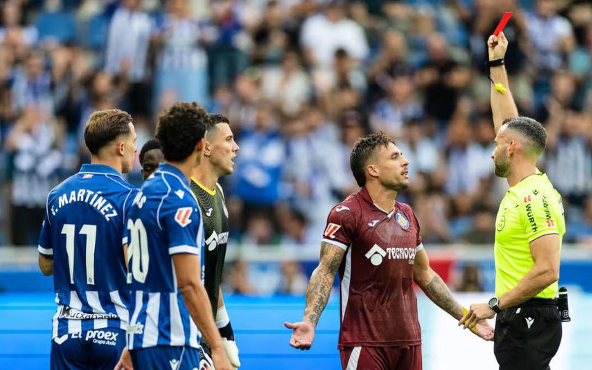 La Liga khởi tranh quyết liệt với 2 trận đấu có 16 thẻ vàng và 2 thẻ đỏ