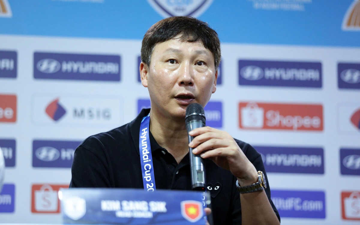 HLV Kim Sang Sik: Việt Nam chưa triển khai được lối chơi như kế hoạch