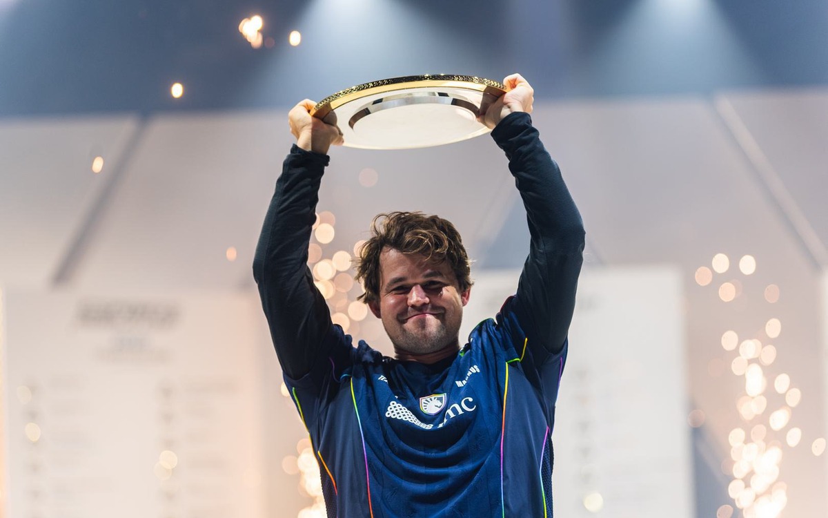 Xem kỳ thủ Carlsen ‘thí Hậu’ để giành chức vô địch  Esports World Cup