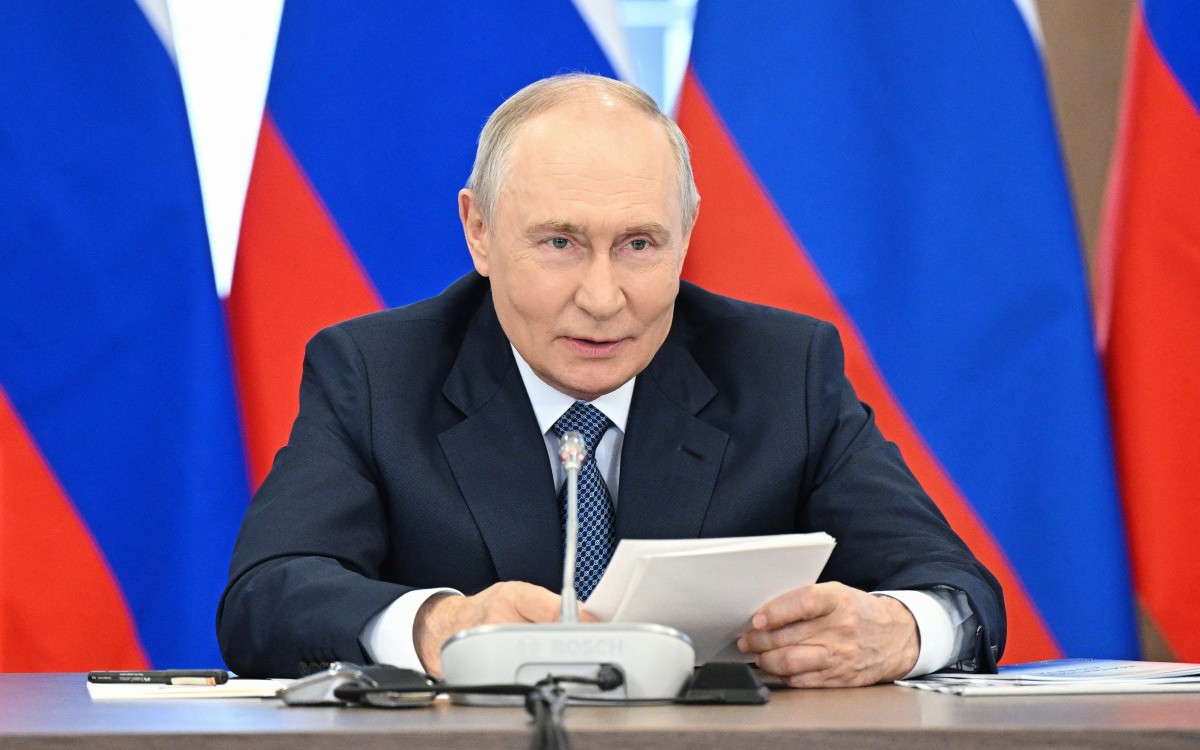 Không chỉ ký luật, ông Putin còn tham gia soạn dự luật ở Nga