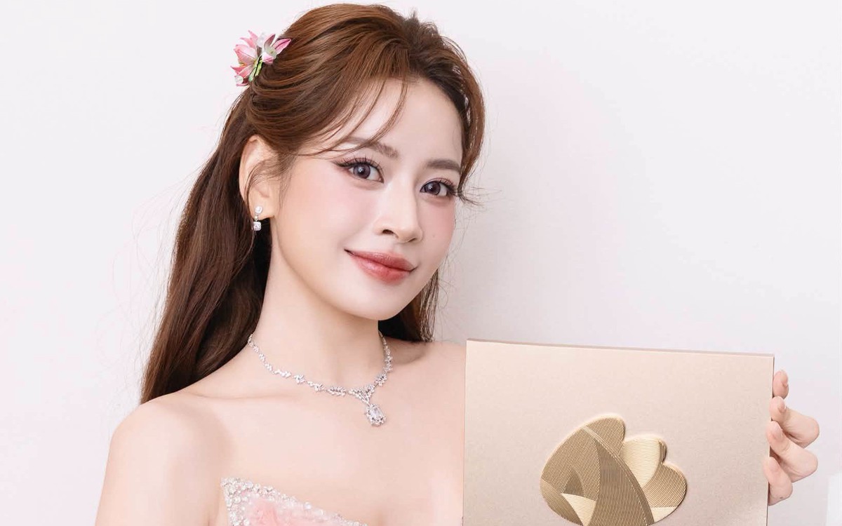 Chi Pu đoạt giải 'Nghệ sĩ có sức hút sân khấu toàn diện' tại Weibo Gala