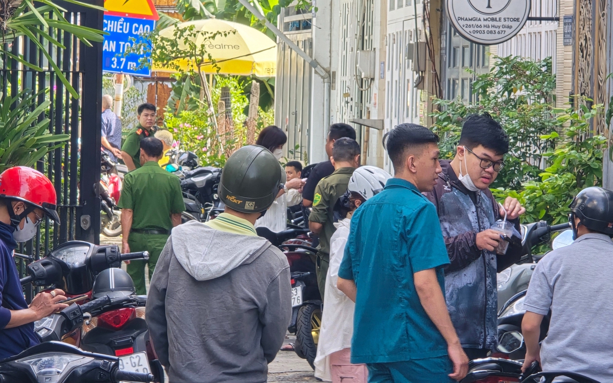 Nghi rò rỉ khí gas và phát nổ lúc rạng sáng, hai người bị thương ở phường An Phú Đông