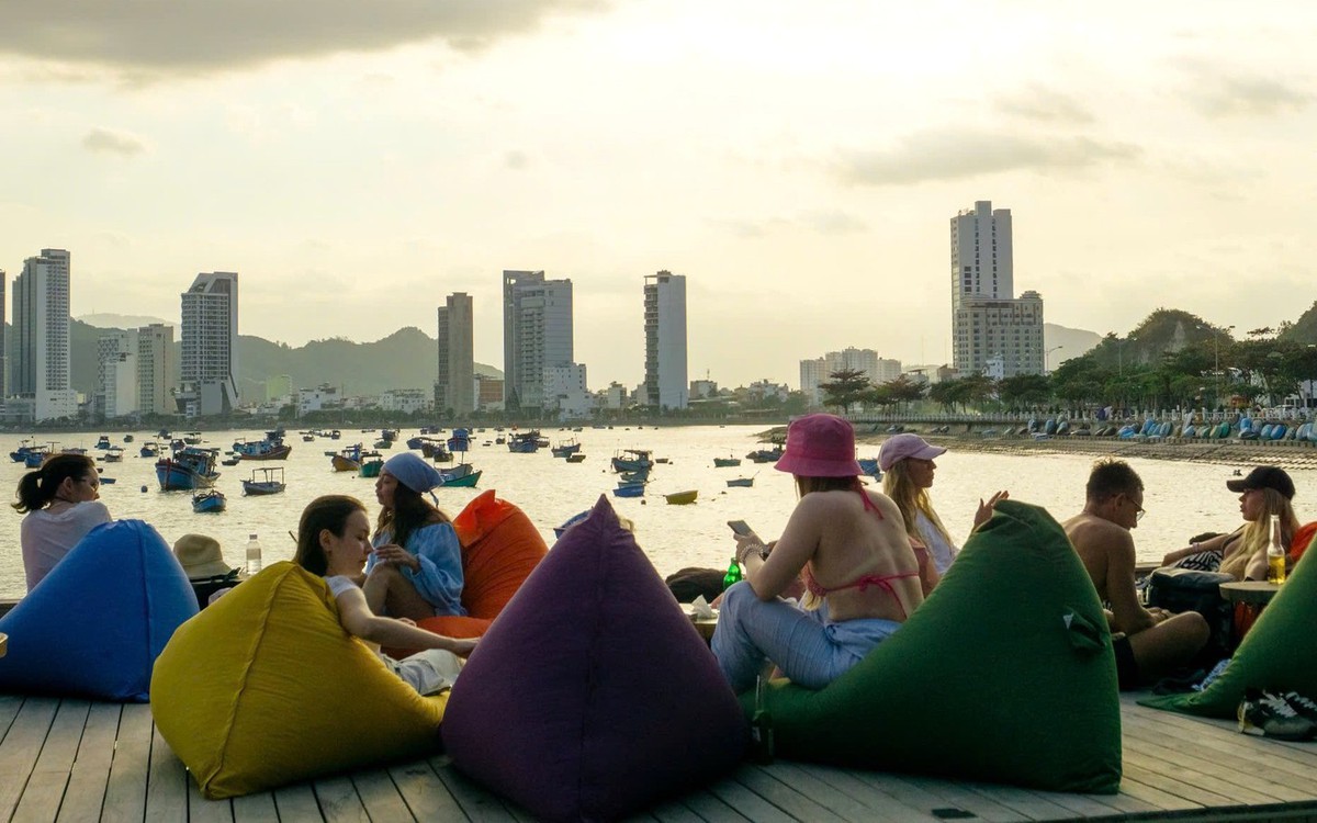 Chiều cuối tuần ở Nha Trang ăn ốc Bãi Tiên, ngắm hoàng hôn 'tỉ đô'