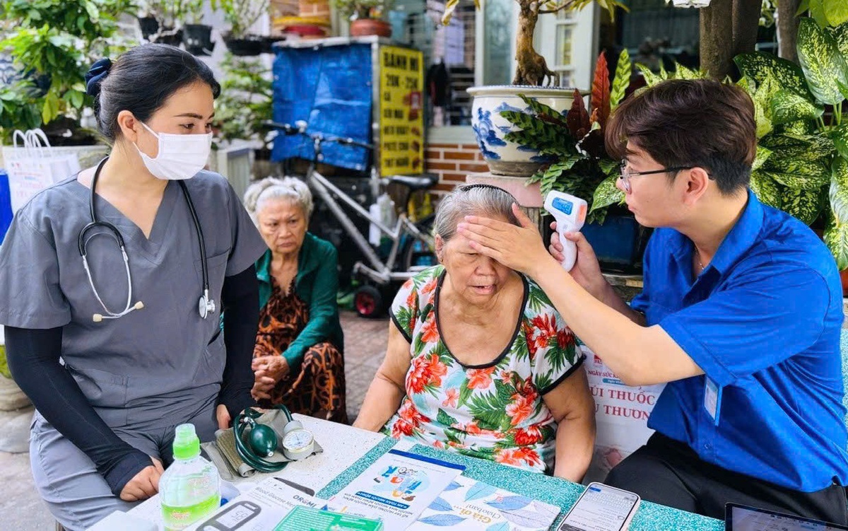 Không đi được bệnh viện, đề xuất người bệnh được khám, chữa bệnh tại nhà, bảo hiểm y tế chi trả