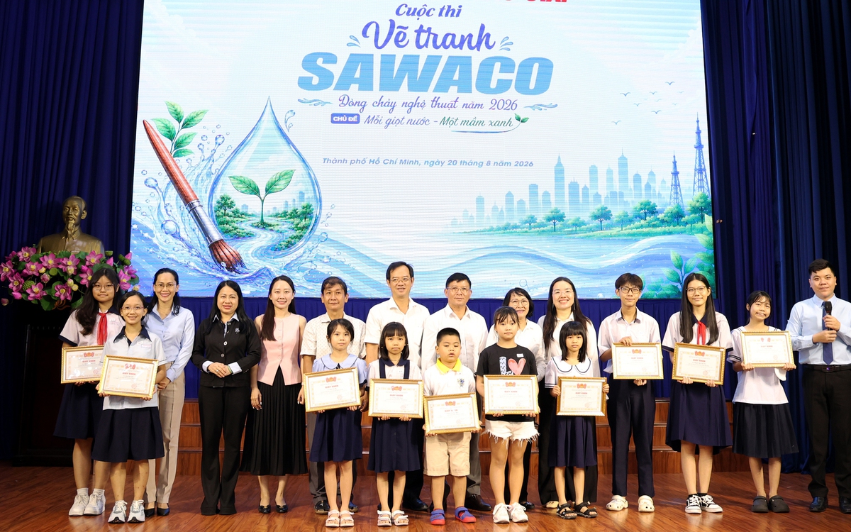 Học sinh TP.HCM vẽ tranh 'gieo' tình yêu nguồn nước