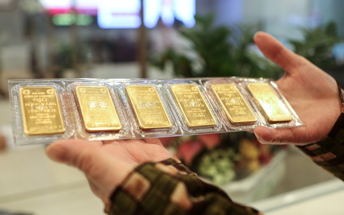 Giá vàng thế giới tăng 250 USD/ounce, vàng trong nước thấp hơn