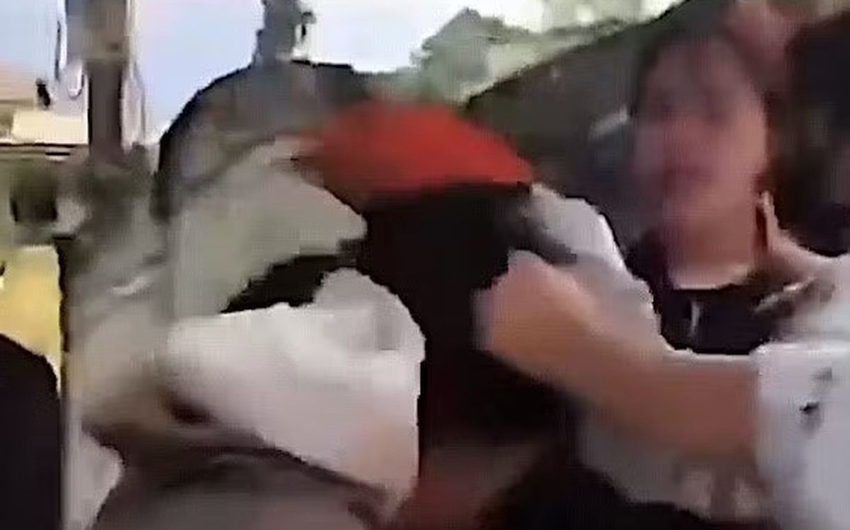Làm rõ vụ nhóm nữ sinh đánh bé gái, gia đình đăng clip lên Facebook