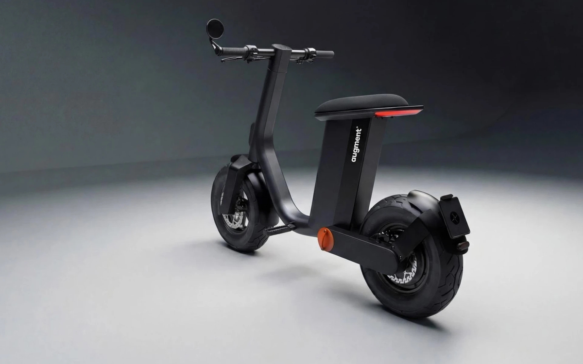Xe máy điện không lo tìm chỗ đỗ, tiện như xe gấp, dài hơn nửa Honda SH