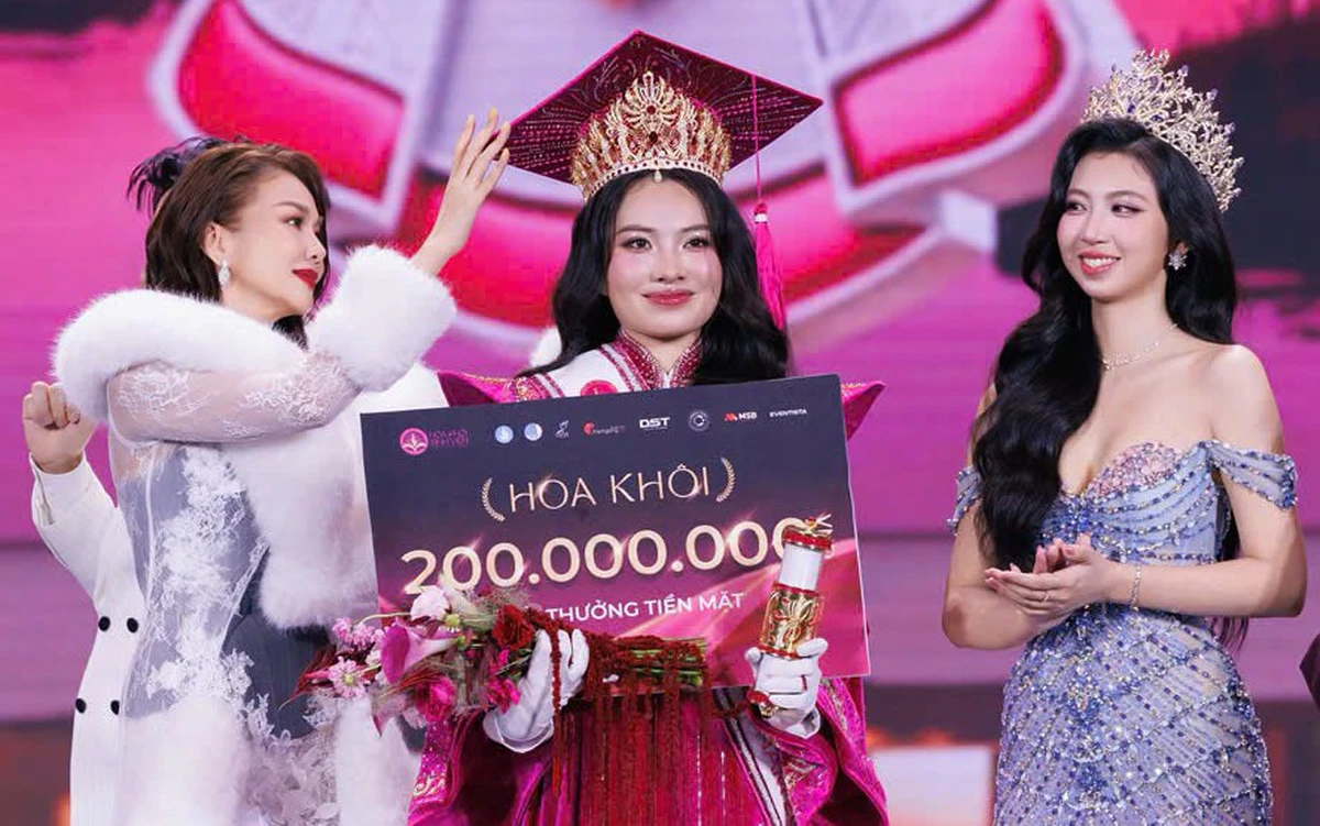 Hoa khôi Sinh viên Việt Nam lần thứ hai là SV Trường đại học Y Hà Nội, giải thưởng 200 triệu đồng